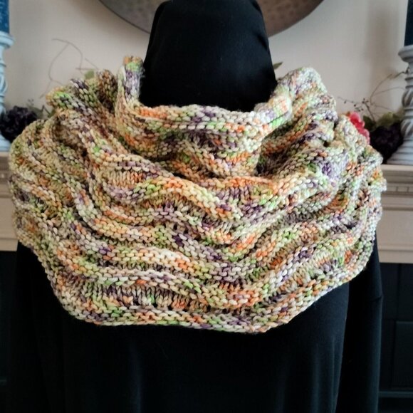 Luxury Merino Wool Hand Knit Cowl Scarf Pastel Multicolor Soft Ripple Textured - Picture 2 of 7